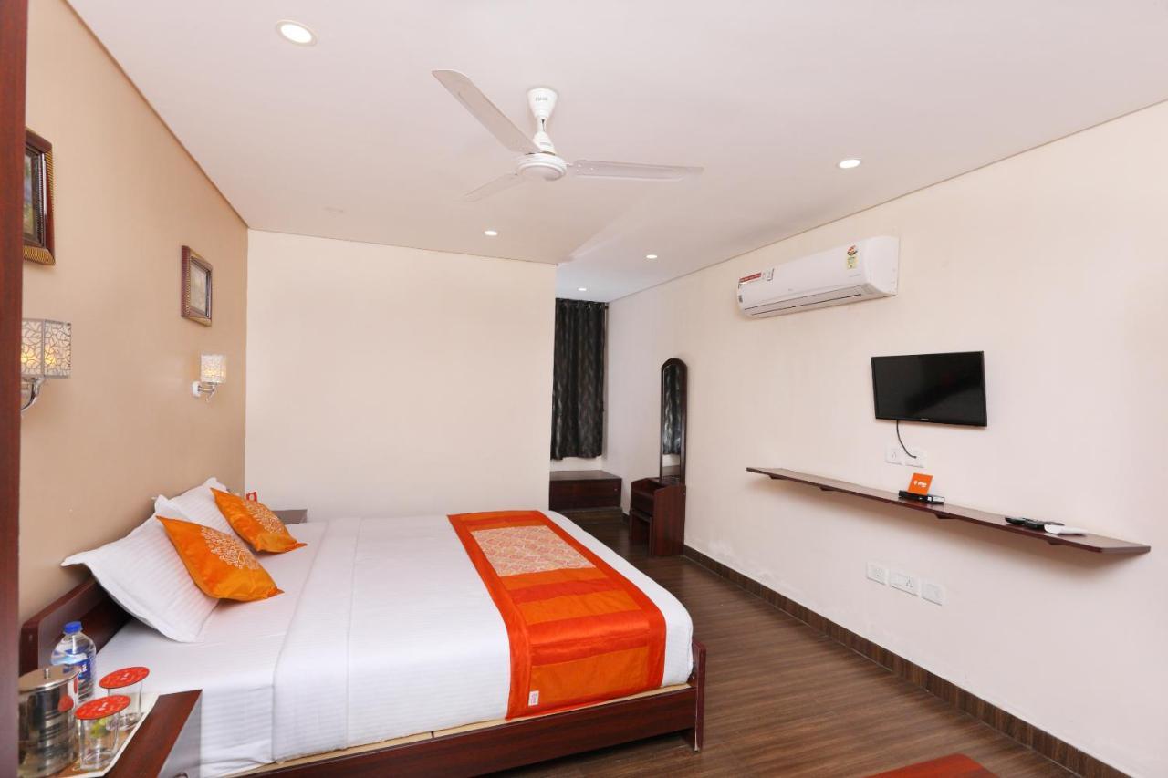 Hotel Oyo 1001 Palmtree Corporate Anna Nagar Chennai Esterno foto