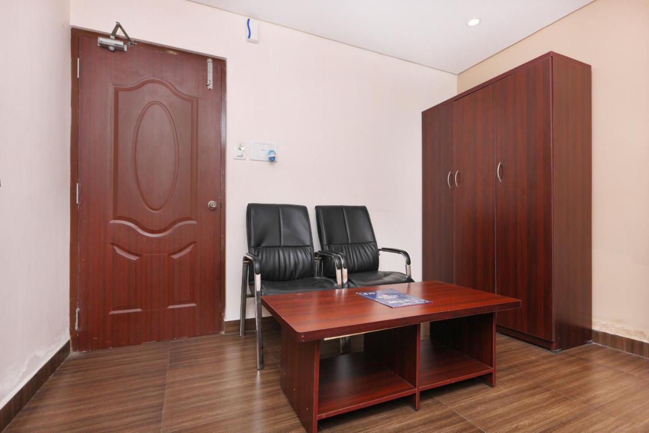 Hotel Oyo 1001 Palmtree Corporate Anna Nagar Chennai Esterno foto