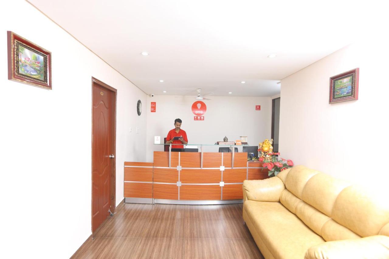 Hotel Oyo 1001 Palmtree Corporate Anna Nagar Chennai Esterno foto